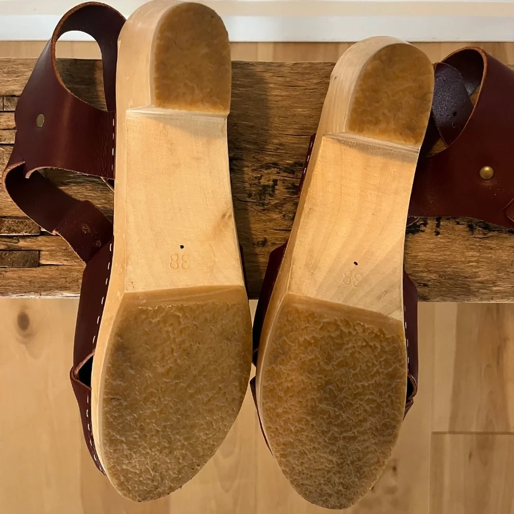 Bryr Emma Cross over Clog Sandals - Picture 3 of 4